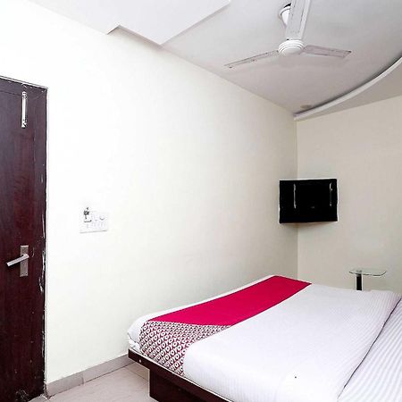 Oyo Flagship Hotel Krishna Chinhat Luaran gambar