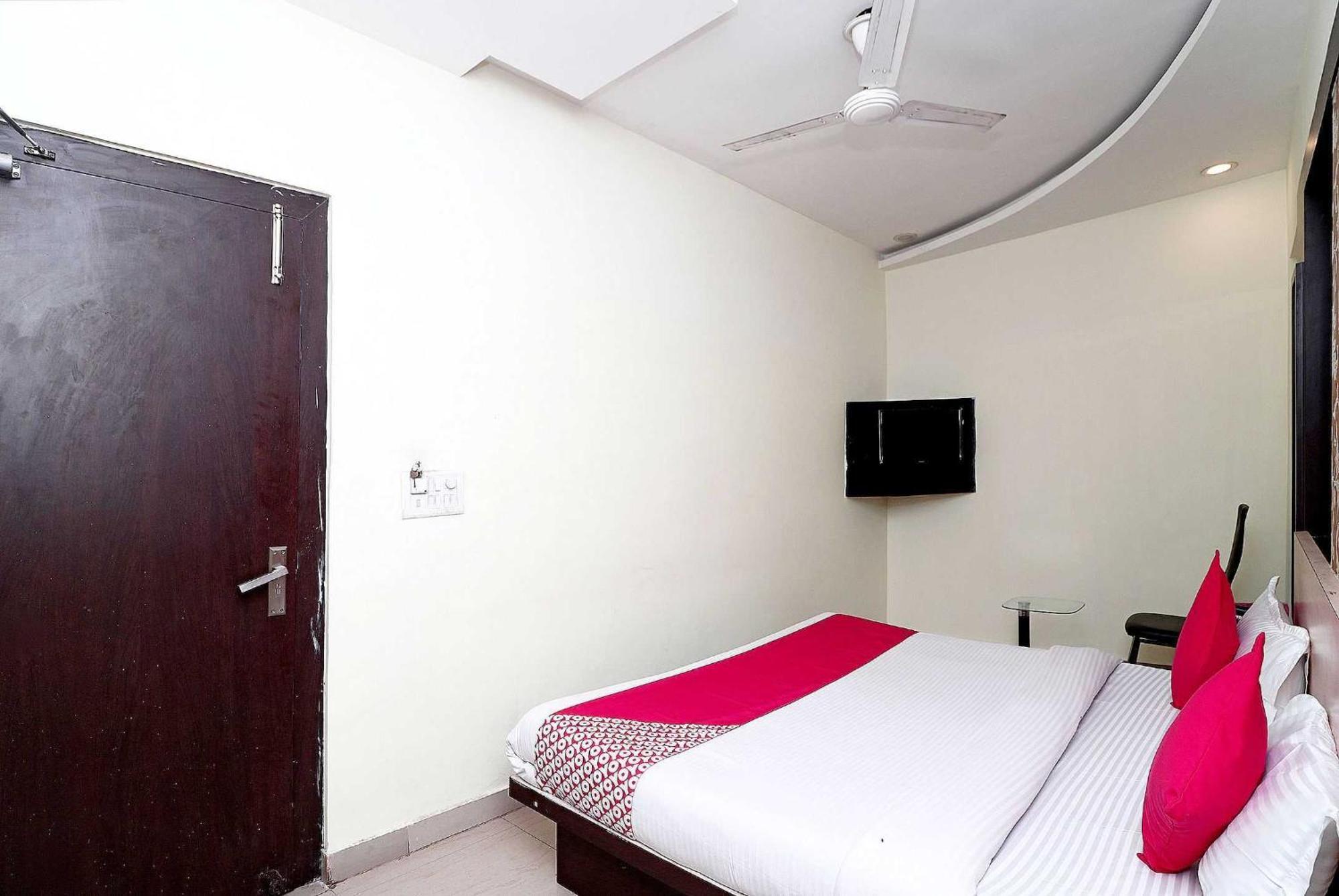 Oyo Flagship Hotel Krishna Chinhat Luaran gambar