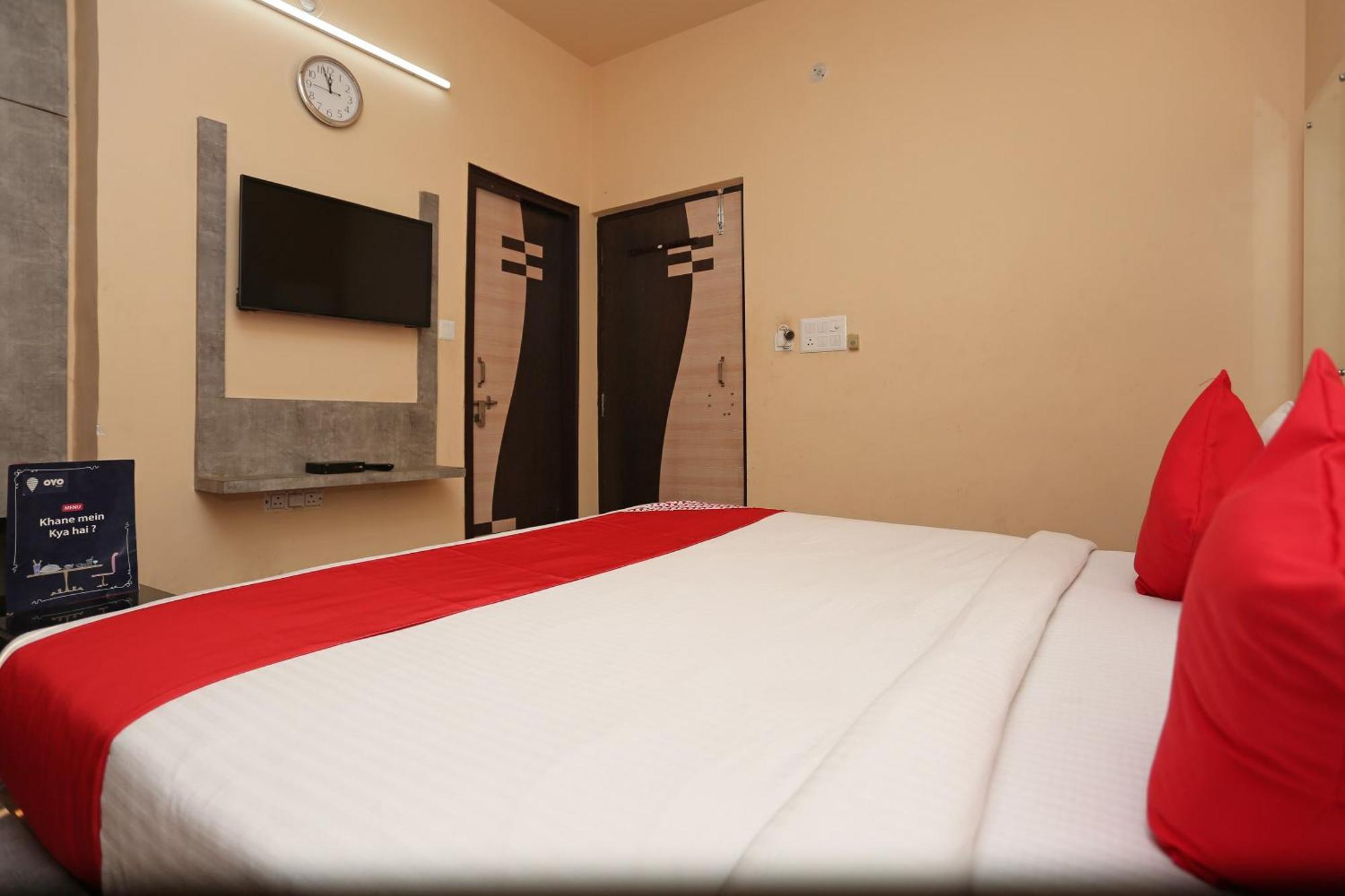 Oyo Flagship Hotel Krishna Chinhat Luaran gambar