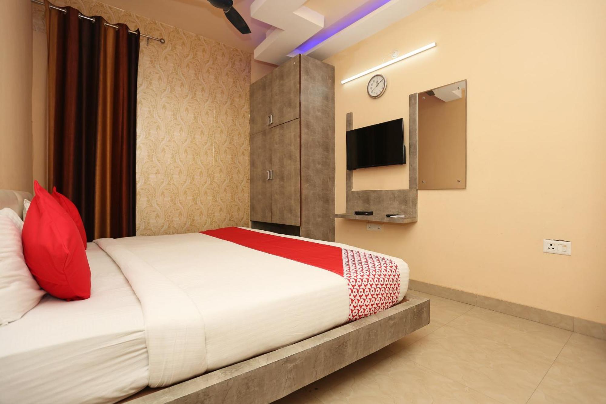 Oyo Flagship Hotel Krishna Chinhat Luaran gambar